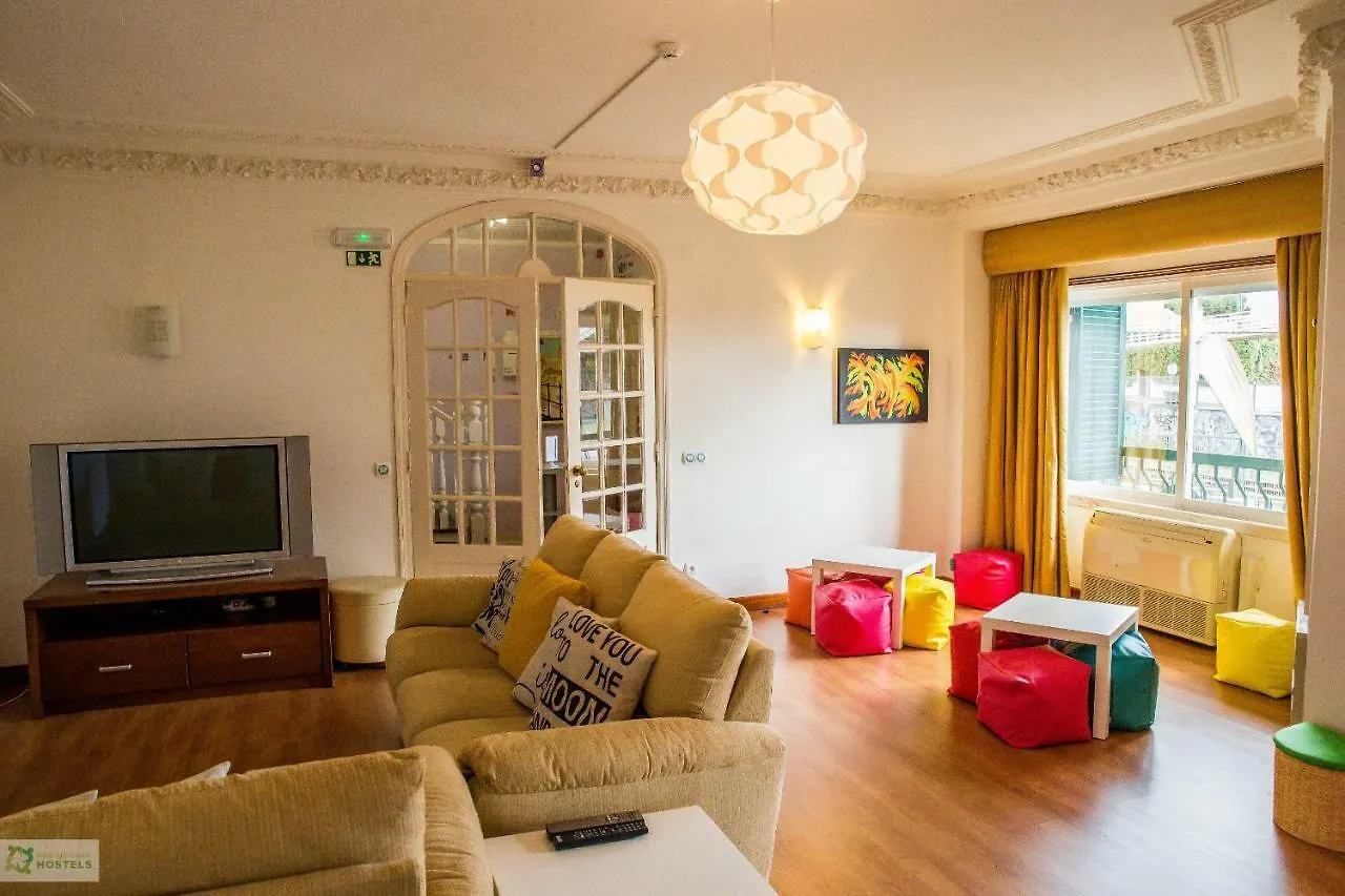 Help Yourself Hostels - Carcavelos Coast ポルトガル