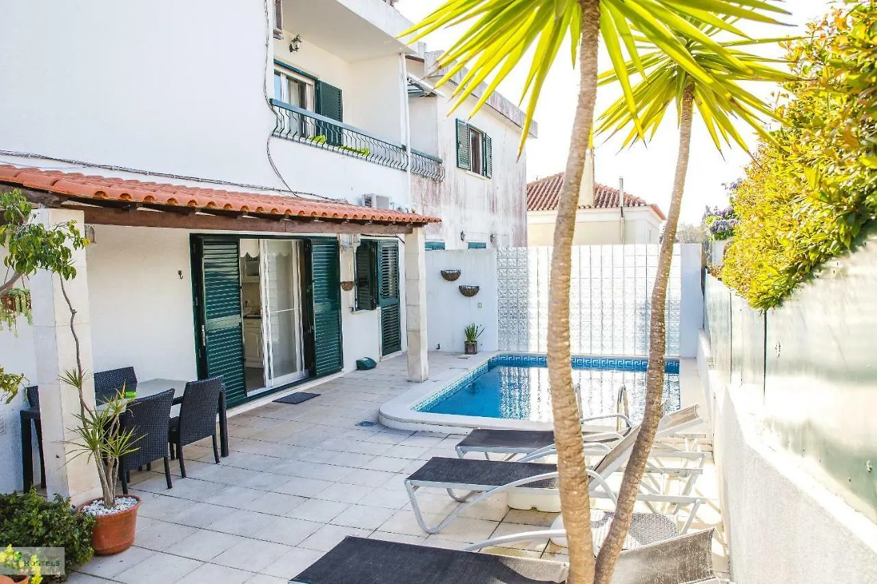 Help Yourself Hostels - Carcavelos Coast  Carcavelos (Lisbon)
